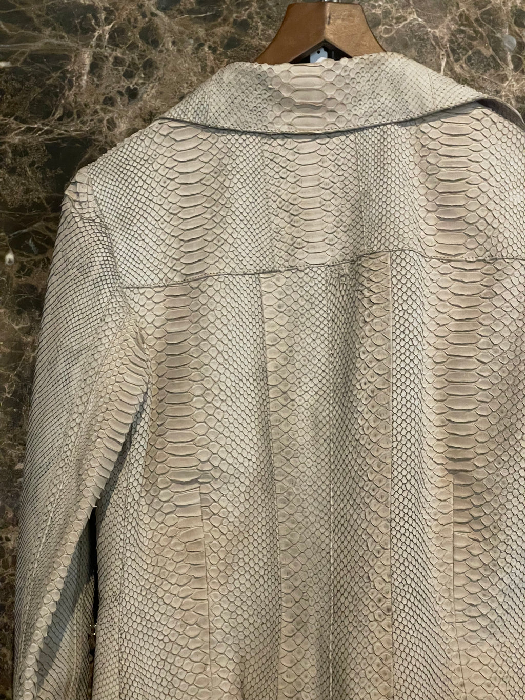 WHITE SNAKE SKIN JACKET
