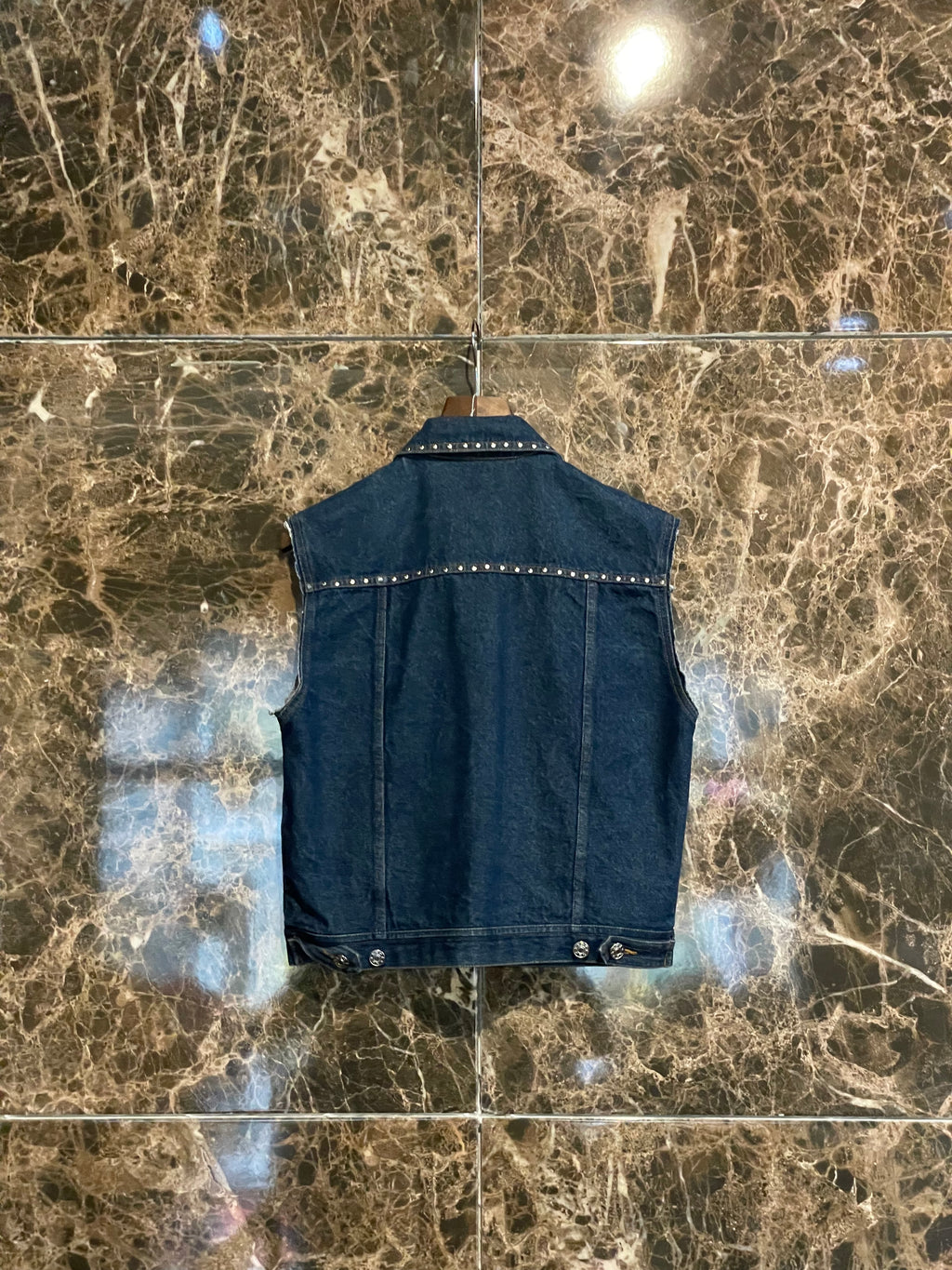 DENIM GILET SANS MANCHES RIVET STUDED